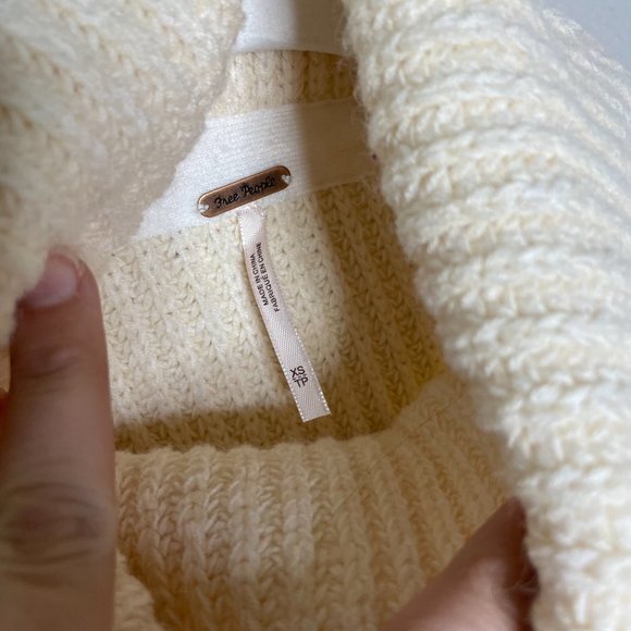 Free People Eleven Sweater in Cream Size XS New OB870945 Turtleneck Tunic - Picture 7 of 12